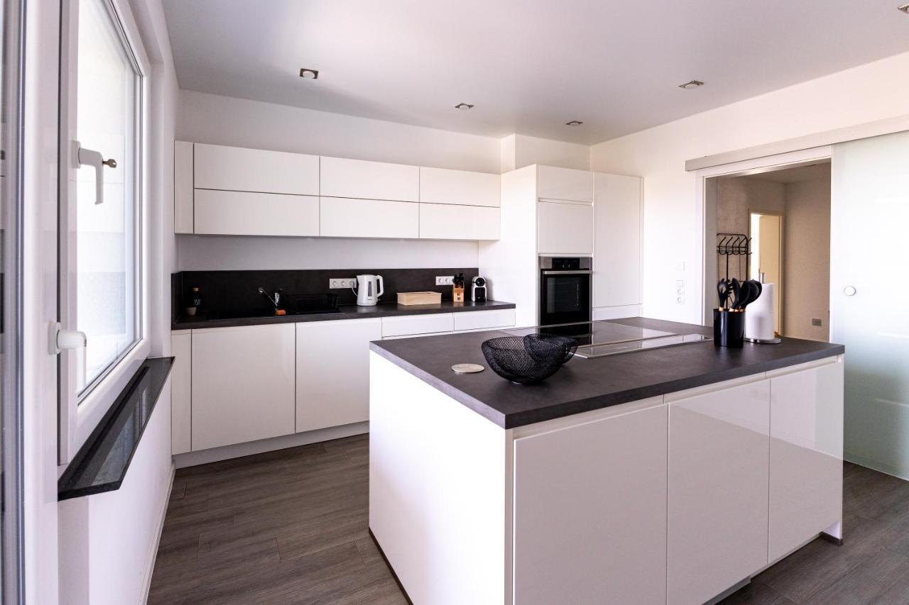 Design Apartment Zentral Fuer 6 In Andernach: Ausblick, Wifi, Kueche Dış mekan fotoğraf