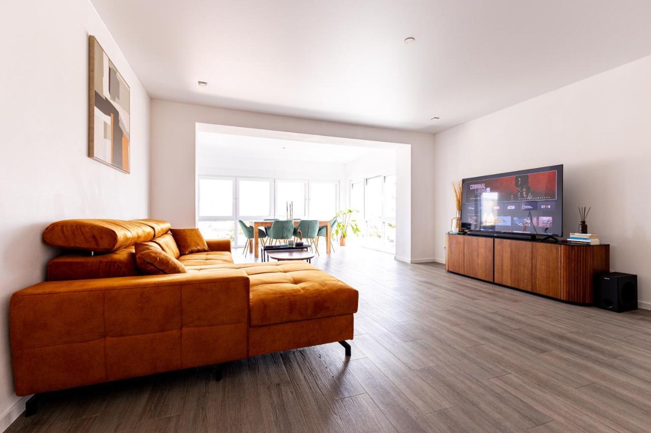 Design Apartment Zentral Fuer 6 In Andernach: Ausblick, Wifi, Kueche Dış mekan fotoğraf